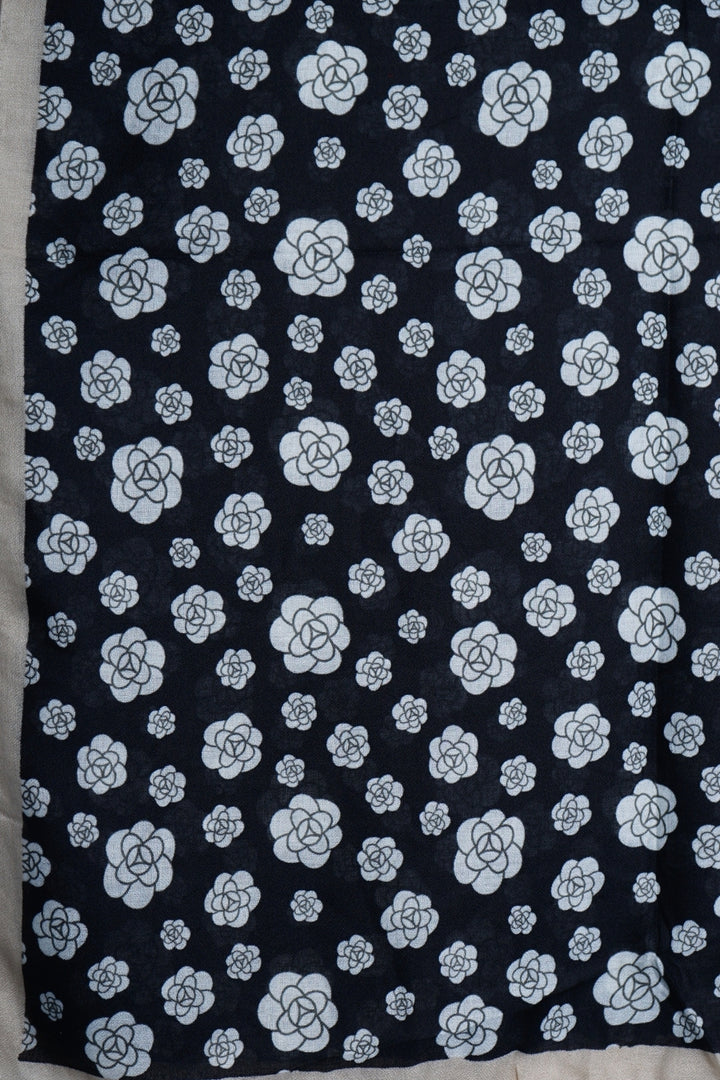 Hijab White Flower Black
