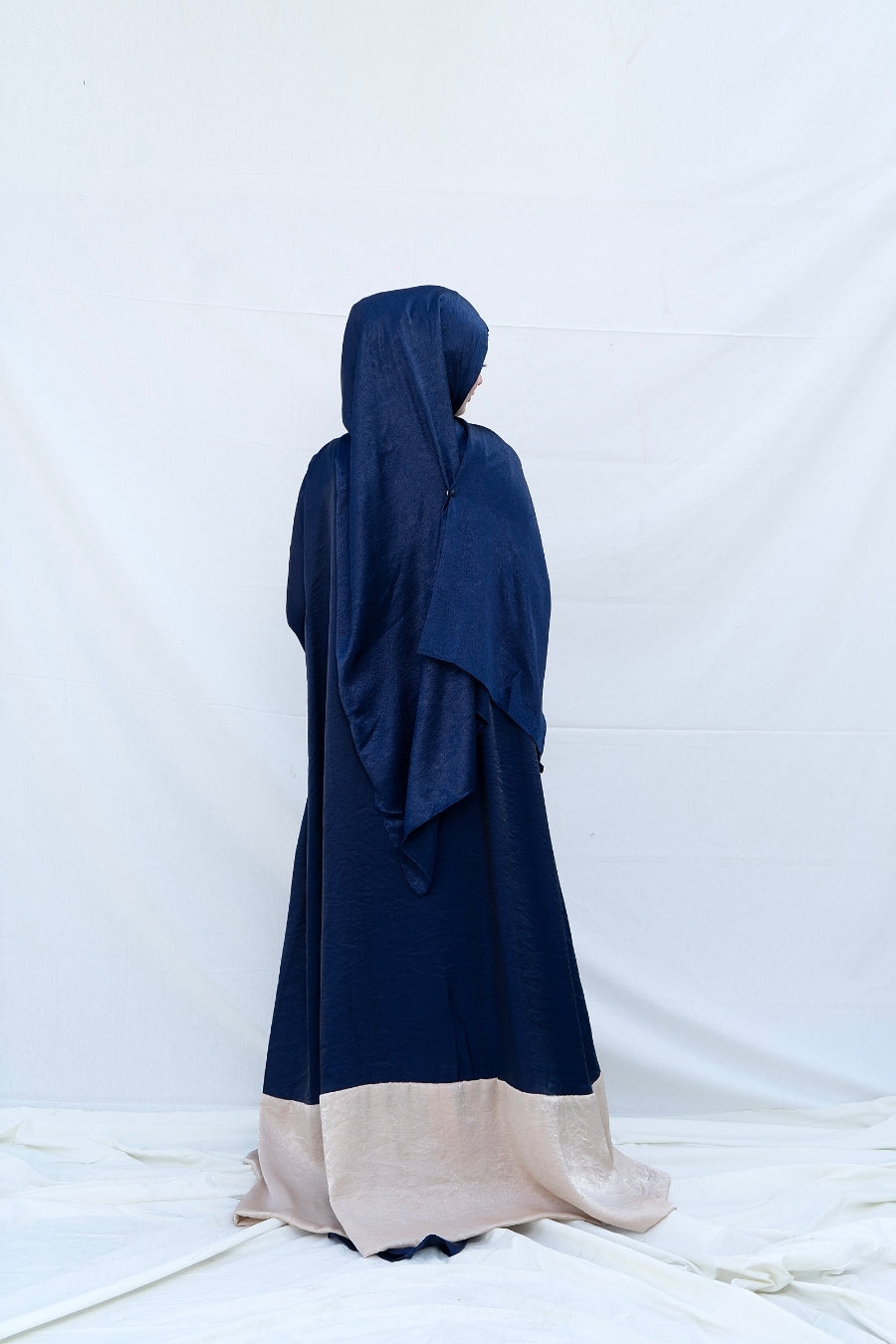 Midnight Pearl Contrast Abaya
