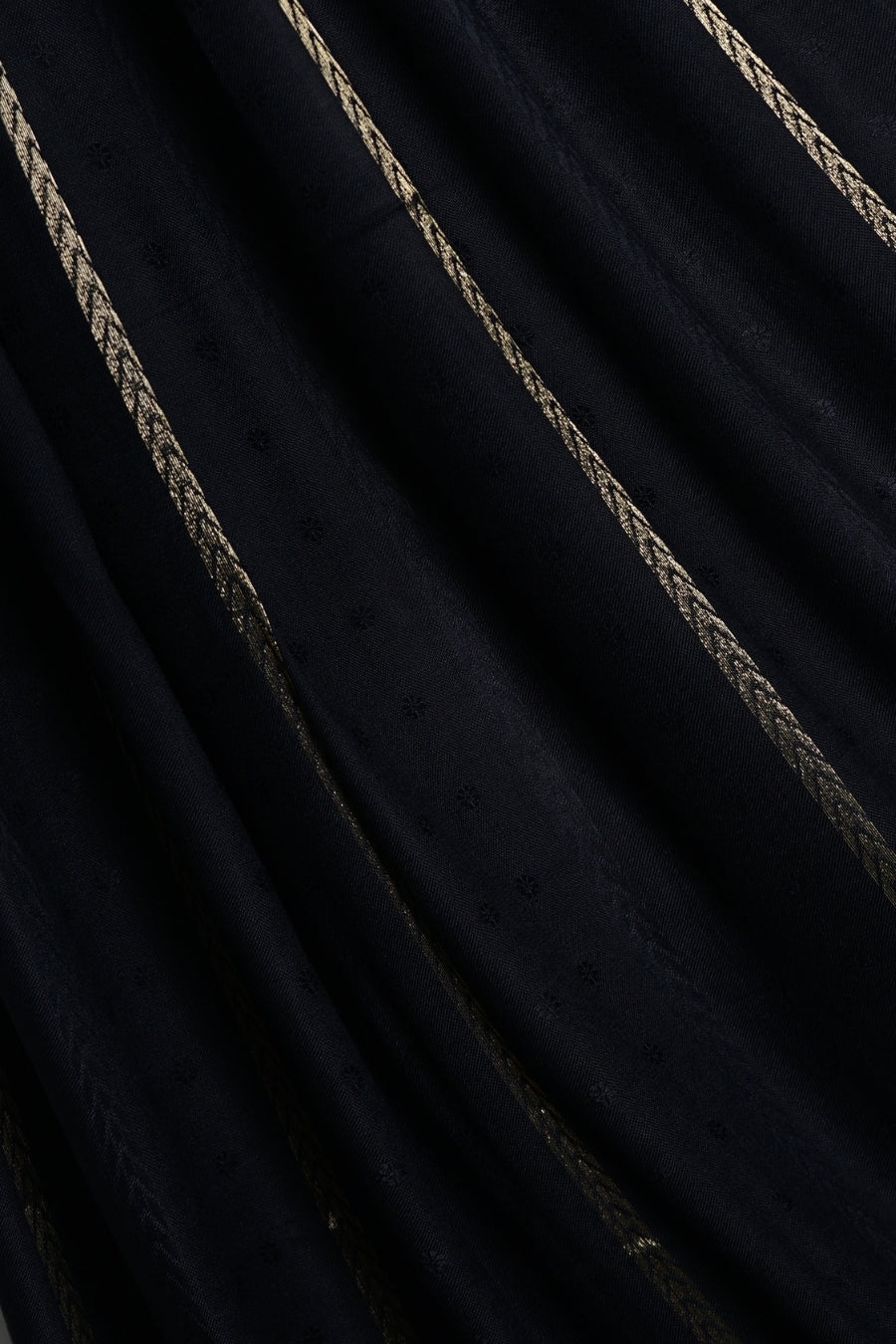 Golden Petal Lawn - Black