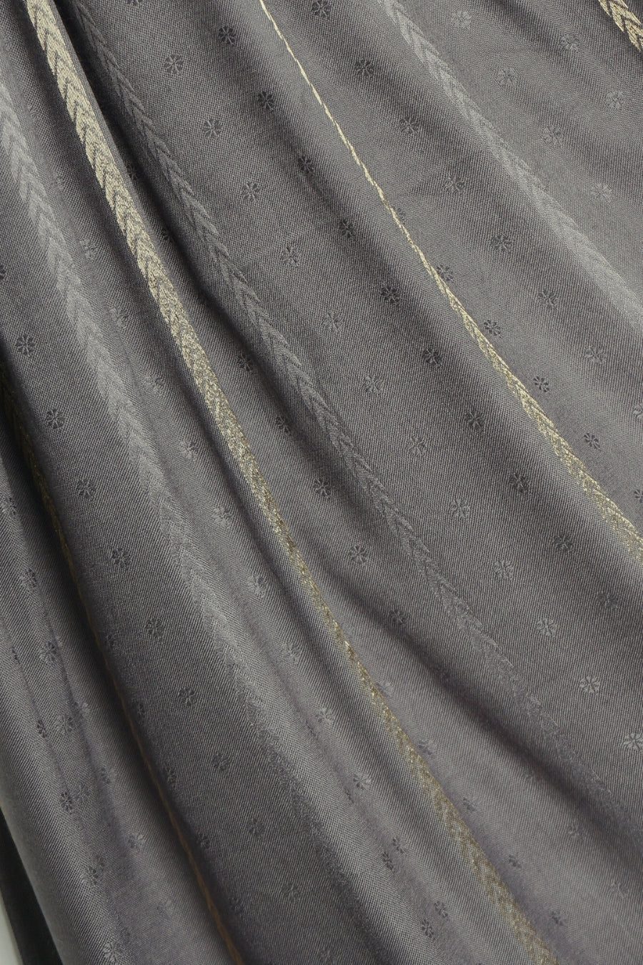 Golden Petal Lawn - Grey