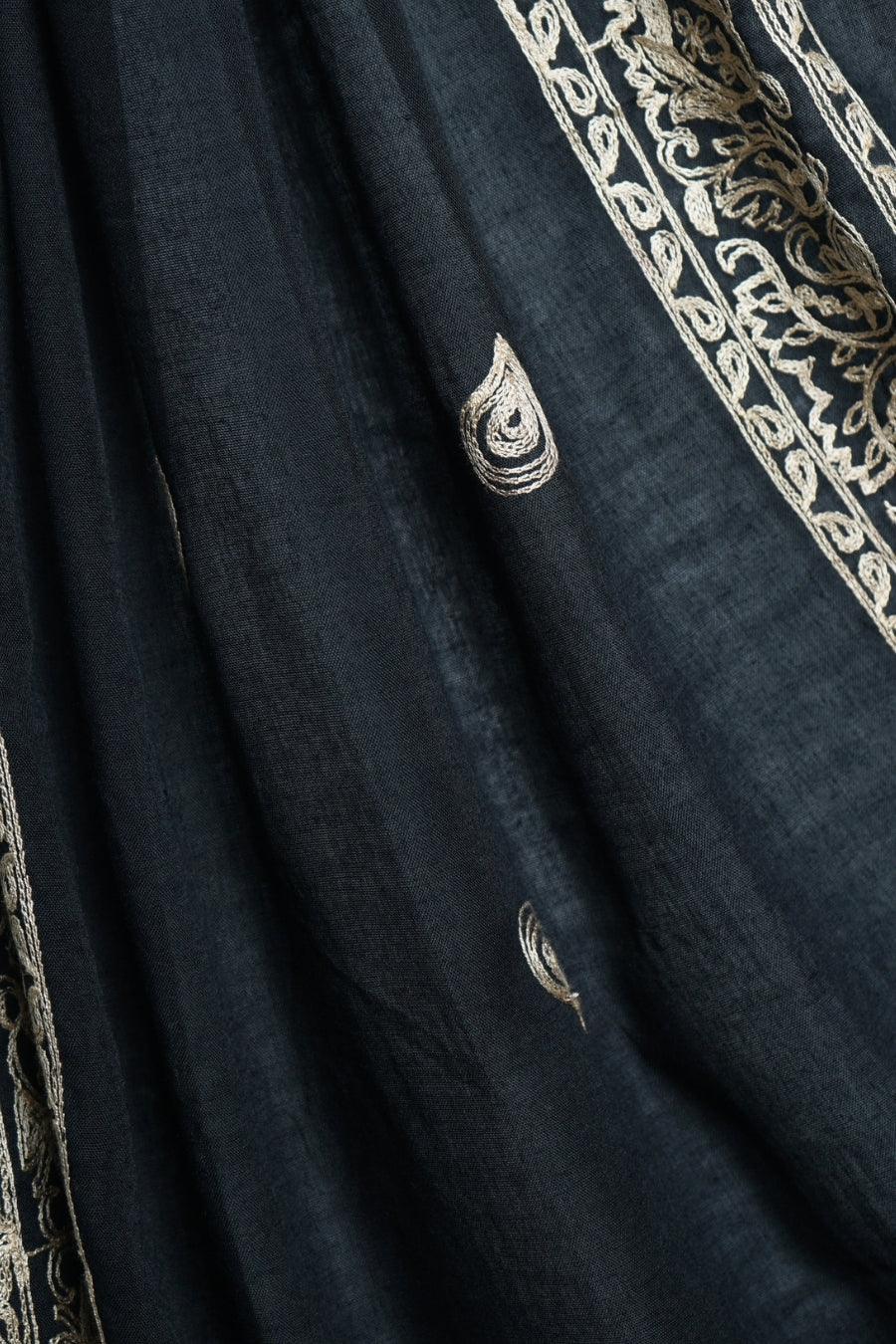 Fine Stripe Embroidery Lawn Hijab - Raven